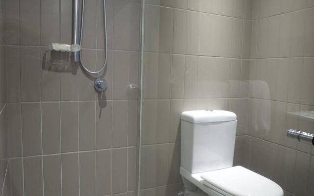 The Fort Budget Hotel - Bonifacio Global City