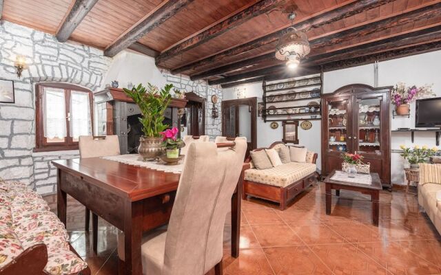 Holiday House Marina