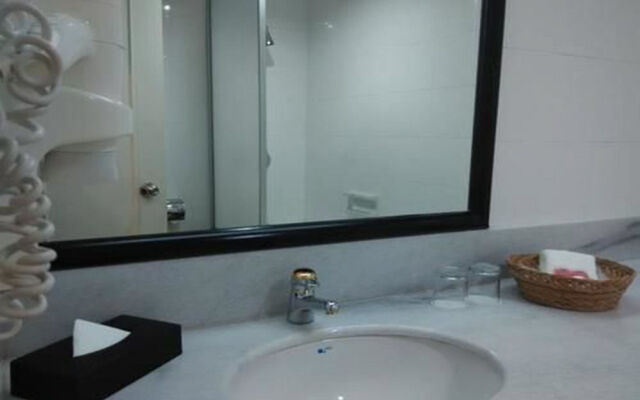 TF Riverside Hotel