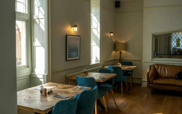 The Golden Lion hotel
