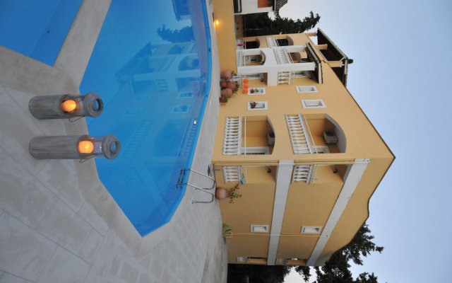 Saint Spiridon Hotel