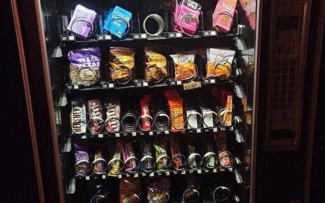 Ansonia Hotel - Hostel