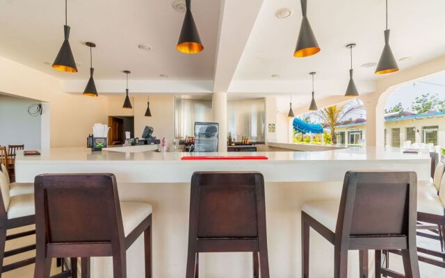 Travellers Beach Resort