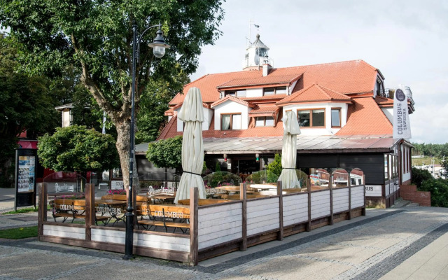 COLUMBUS Ustka - Limanowskiego 1