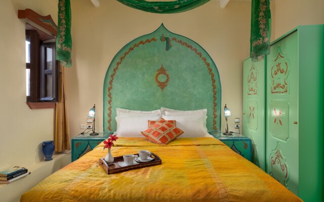 Nikos Takis Fashion Boutique Hotel