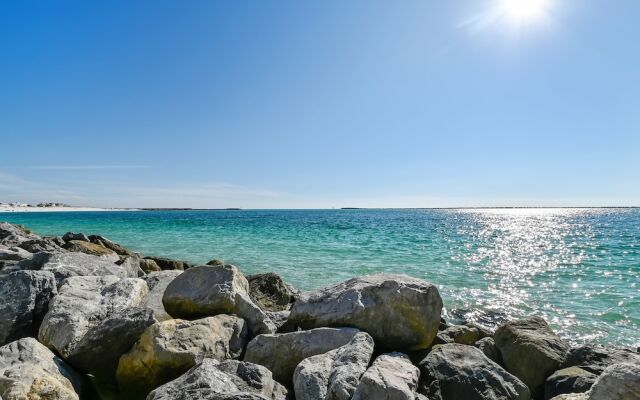 WVT 604 is a Beautiful 3 BR 2 Ba with a Boat Slip by RedAwning