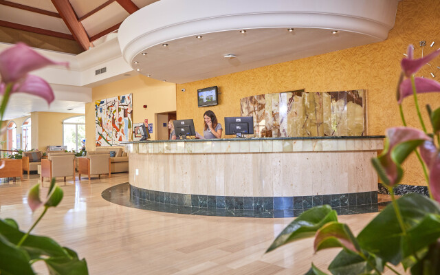 Отель Zafiro Cala Mesquida