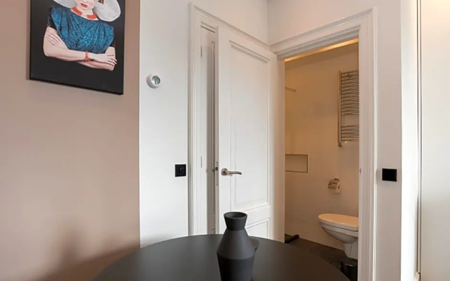 City centre studio canal belt - Hotel in Amsterdam - Photo 4
