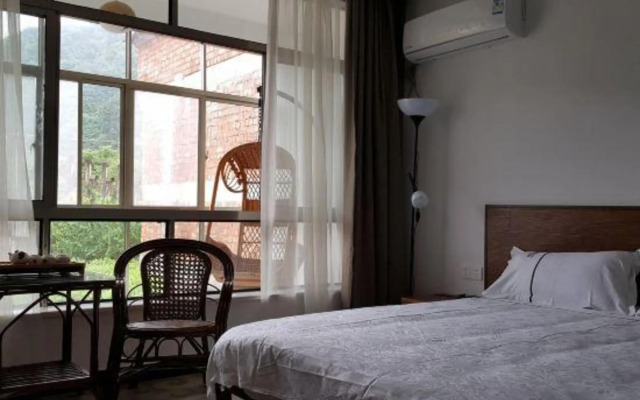 Chuxia Boutique Hotel