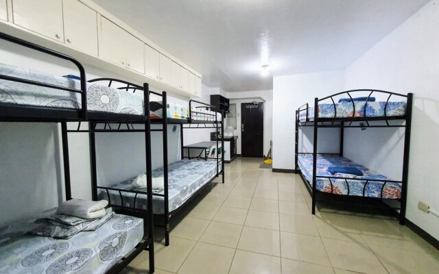 SR Hostel - Adults Only