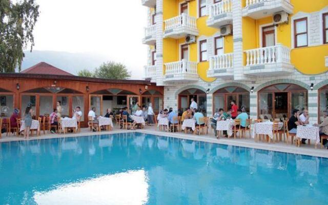 Amelas Hotel