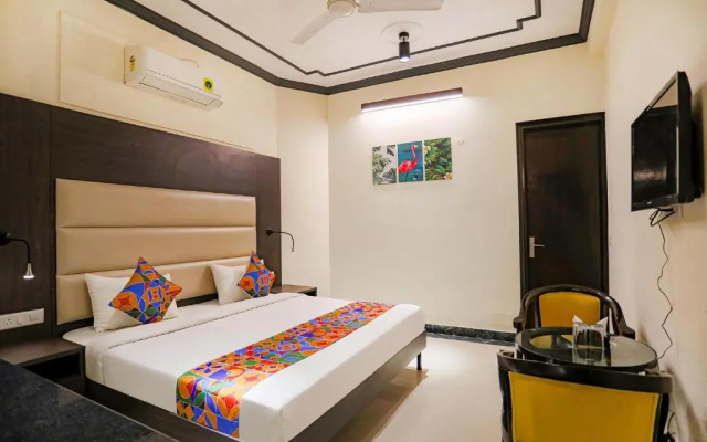 Itsy Hotels NV, Sushant Lok