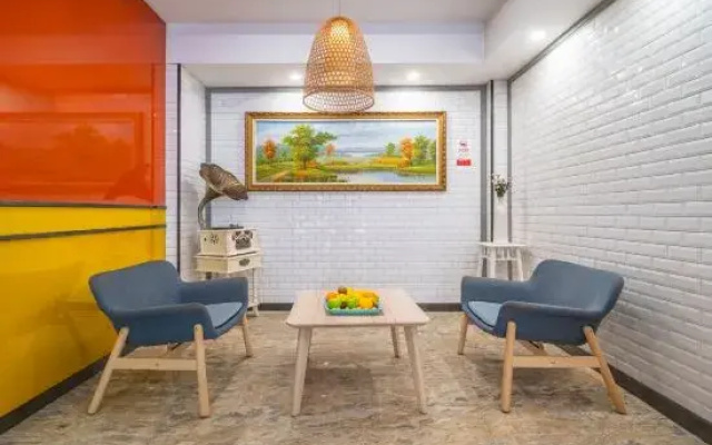 Qingfeng Bailu Hotel