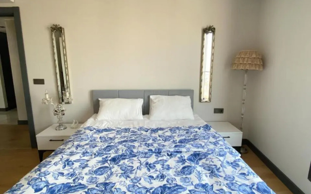 Luxury Duplex with Terrace Apartment by Siena Suites