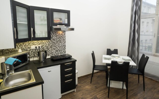 Black & White Apartment by Wenceslas Sq.