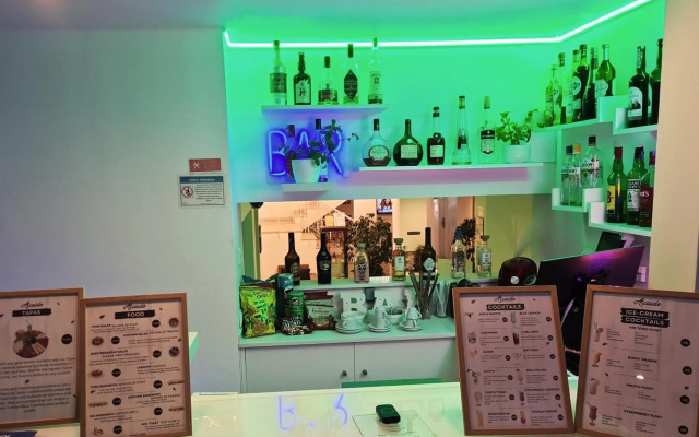 Hotel Alcaide