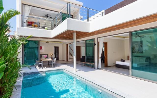 Exquisite Thai Balinese Pool Villa Mika