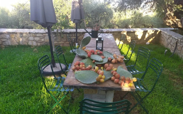 Garden Stone Studio - Secluded Holiday Escape