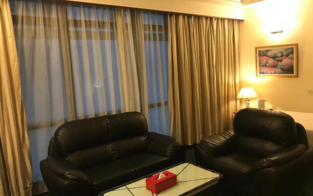 Queens Service Suites At Times Square