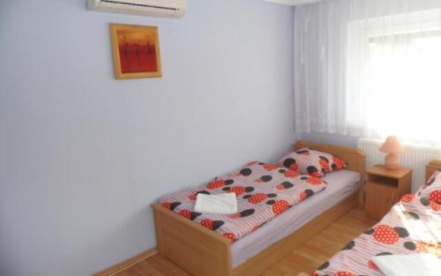 Rose Apartment