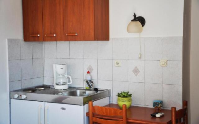 Sunrise Studio Apartments 3