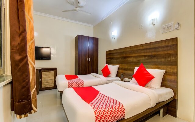 OYO Flagship 36693 Hotel Royal Enclave