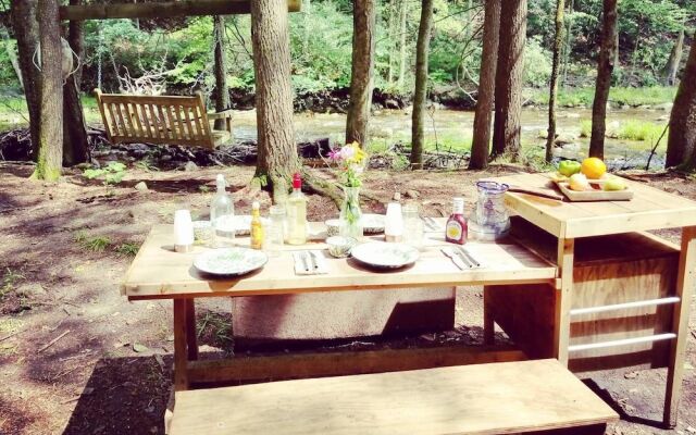 Tentrr - Brookside at Camp Relevé