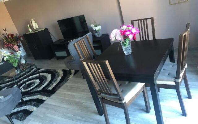 Near DISNEYLAND. Your location to enjoy holidays.