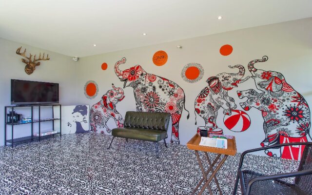 JN9 Poshtel
