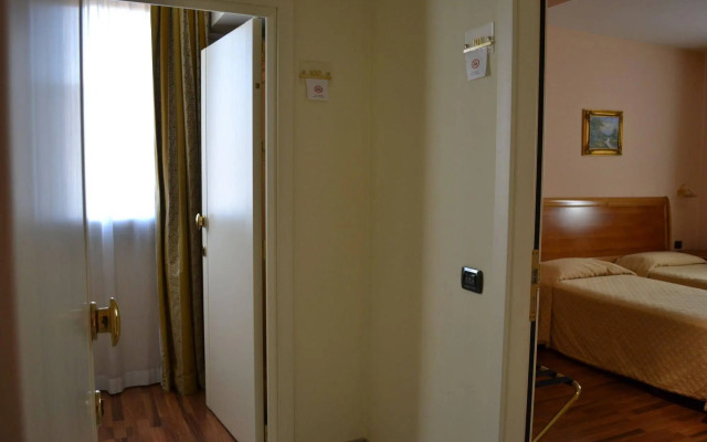 Hotel Tricolore
