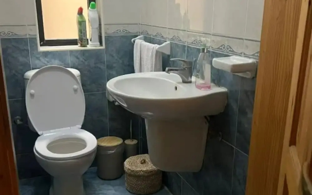 Spacious Room & Shared Bath in Valletta