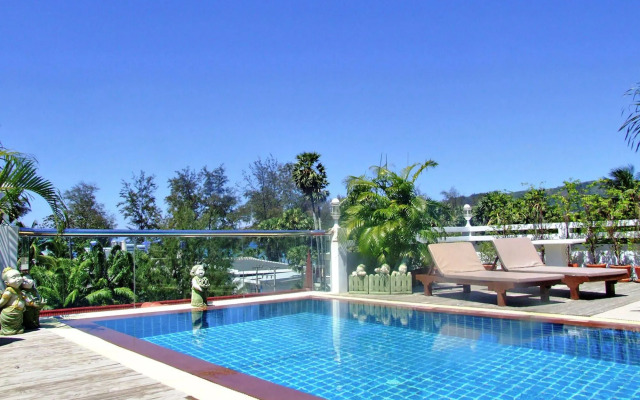 Rayaburi Beach Club