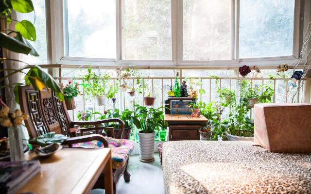 Urban Job Papas Capsule Hostel