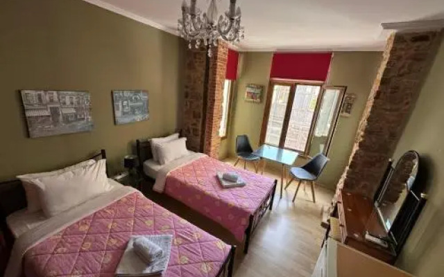Ionia rooms