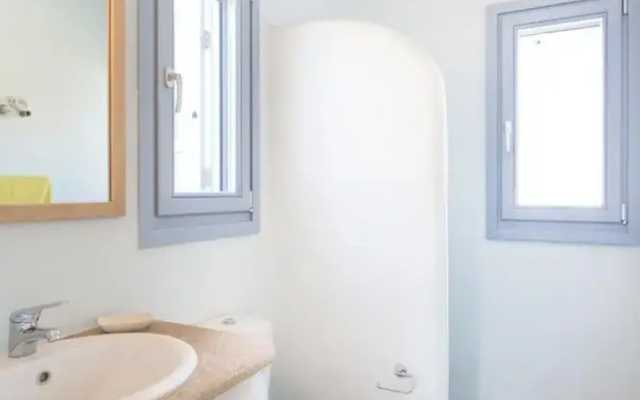 An Amazing Stone Villa-b in Serifos w Shared Pool