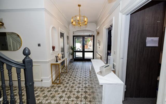 Woodford Hotel