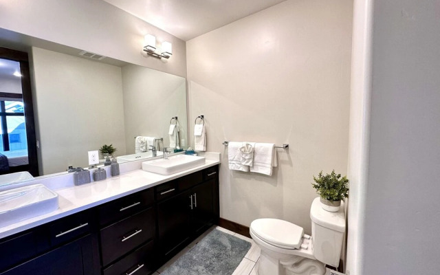 Blackstone Overlook 312 2 Bedroom Condo