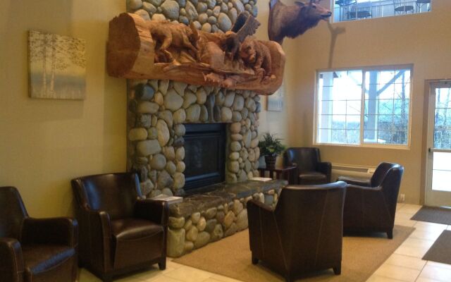 Grand View Inn & Suites