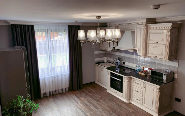 Hostynnyy Dvir Apartament Hotel
