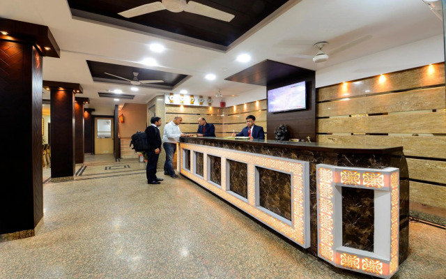 Hotel Ashish Palace