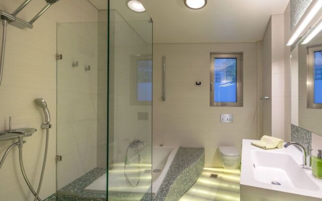 Luxurious Villa Philoxenia