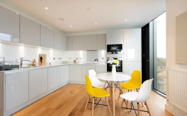 Modern 2 bed for 4 Guests - 15 Mins to LDN Bridge!