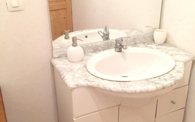 House With 4 Bedrooms in Saint-front-de-pradoux, With Shared Pool and Furnished Garden