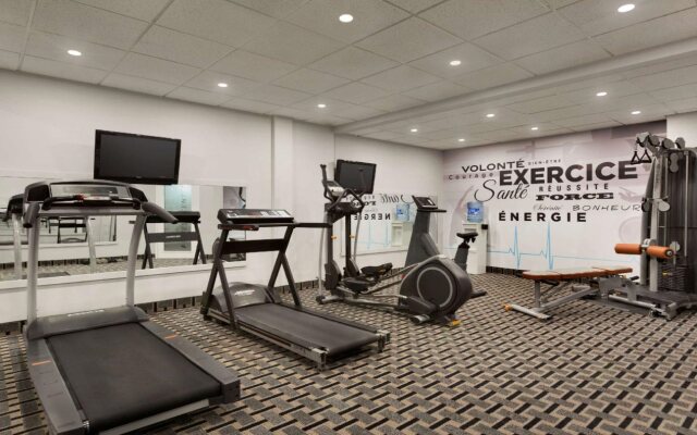 Travelodge by Wyndham Hotel & Convention Centre Quebec City