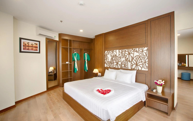 Central Hotel & Spa – Guest Rooms – Da Nang