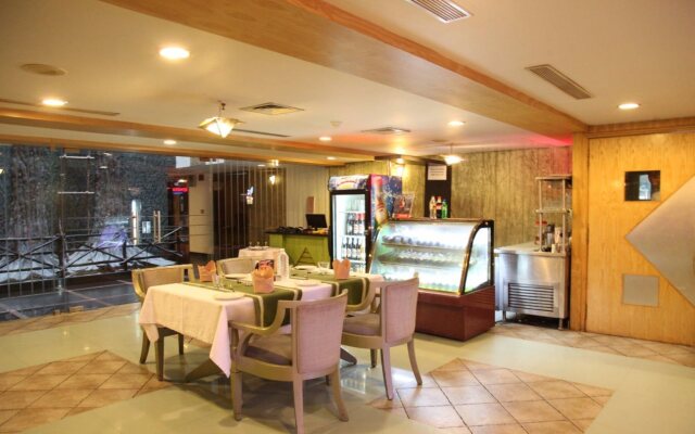 Lotus 8 Hotel