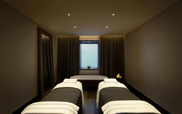 Hotel Realm