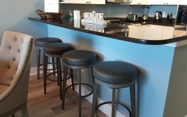 Waterscape 1 Bedroom Apartment by BnD