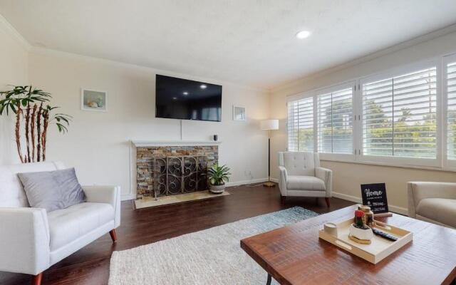 PRIVATE 4BR Near LAX & Beaches Playa Vista