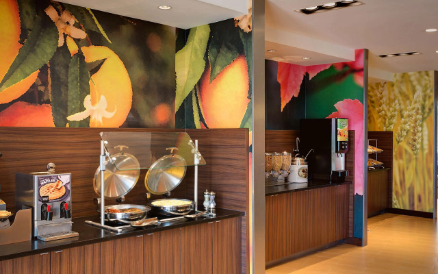 Fairfield Inn & Suites Dallas West/i-30